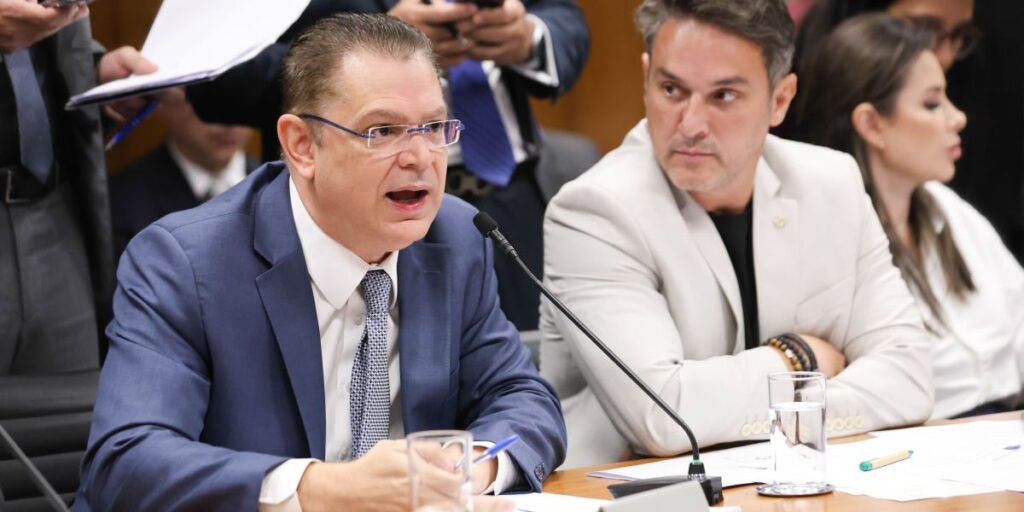 PT vê anistia derrotada e oposição muda estratégia para conseguir apoio