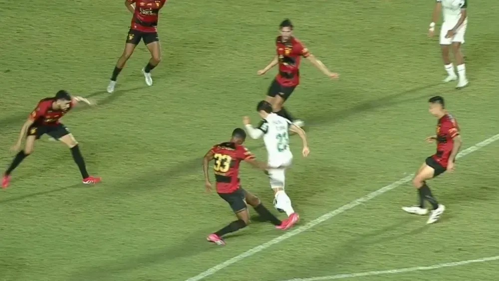 Comitê de arbitragem da CBF confirma erro em pênalti de Sport x Palmeiras