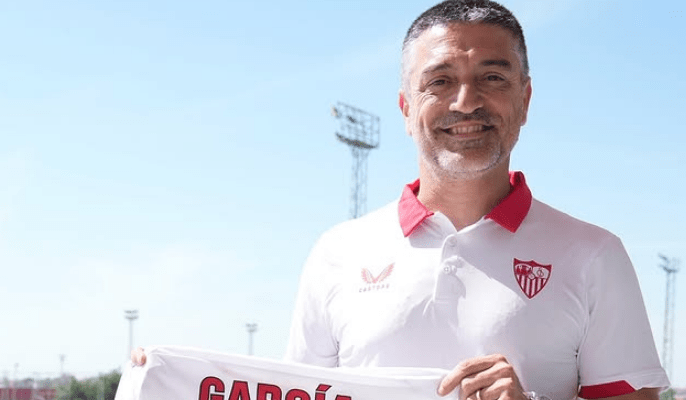 Sevilla demite técnico após quarta derrota consecutiva em LaLiga