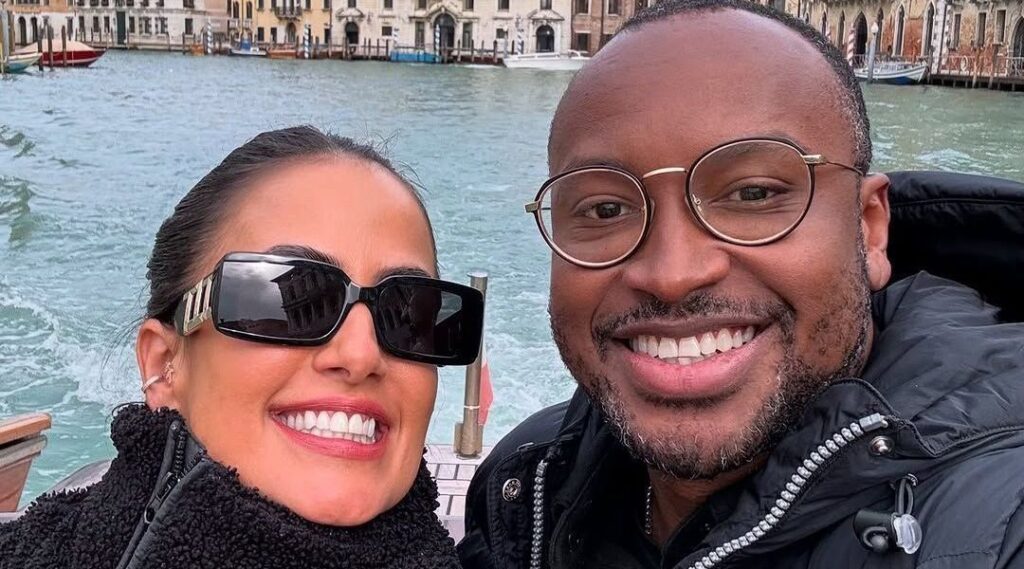 Thiaguinho posta homenagem a Carol Peixinho: "Melhor mamãe do mundo"