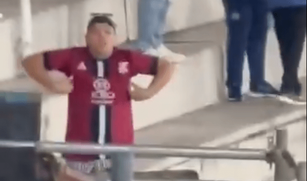 De novo! Torcedor faz gesto racista em Talleres x São Paulo