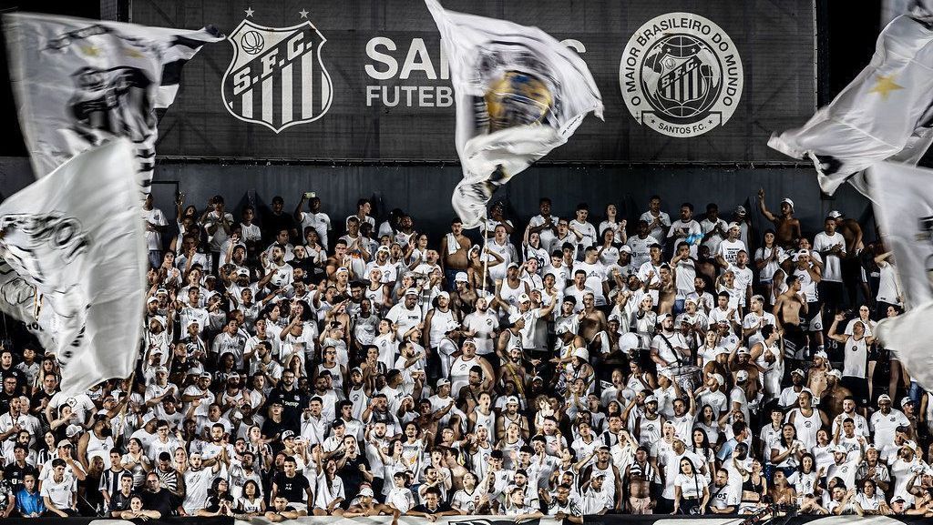 “Futebol de Série B”, protesta torcida do Santos após derrota no Brasileiro