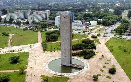 USP oferece visita monitorada a jovens que ainda estão decidindo carreira