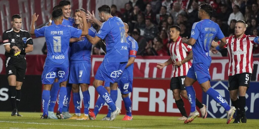 No grupo do Botafogo, Universidad de Chile bate Estudiantes na Libertadores