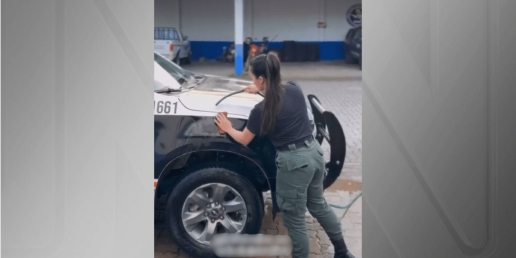 PM é punida após postar vídeo lavando viatura no Ceará