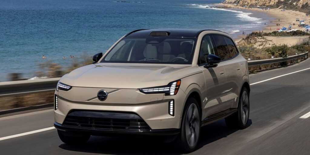 Carro mais seguro já feito pela Volvo, EX90 chega por R$ 850 mil