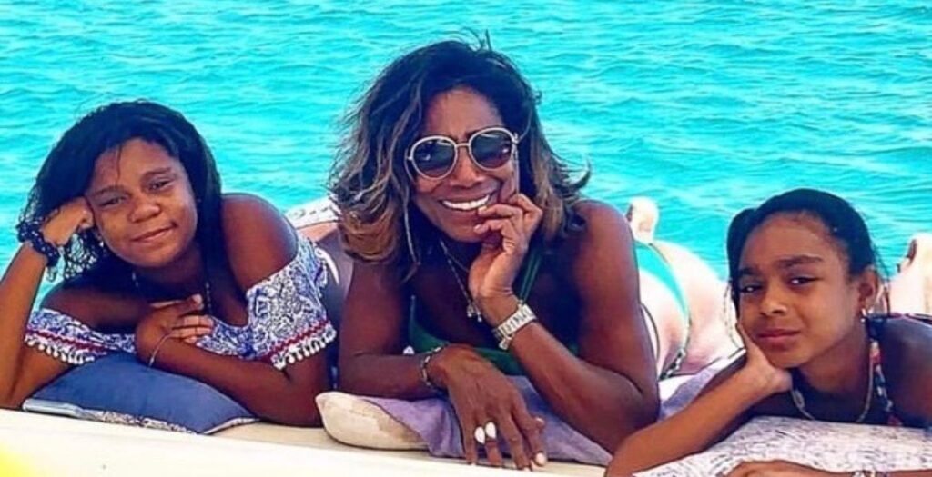 Quem são as filhas de Gloria Maria, presentes em documentário especial