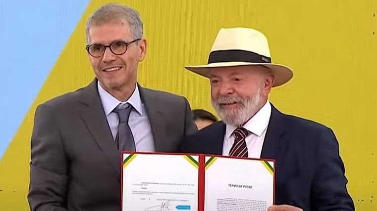 Em busca de popularidade, Lula quer mostrar o que o governo tem feito