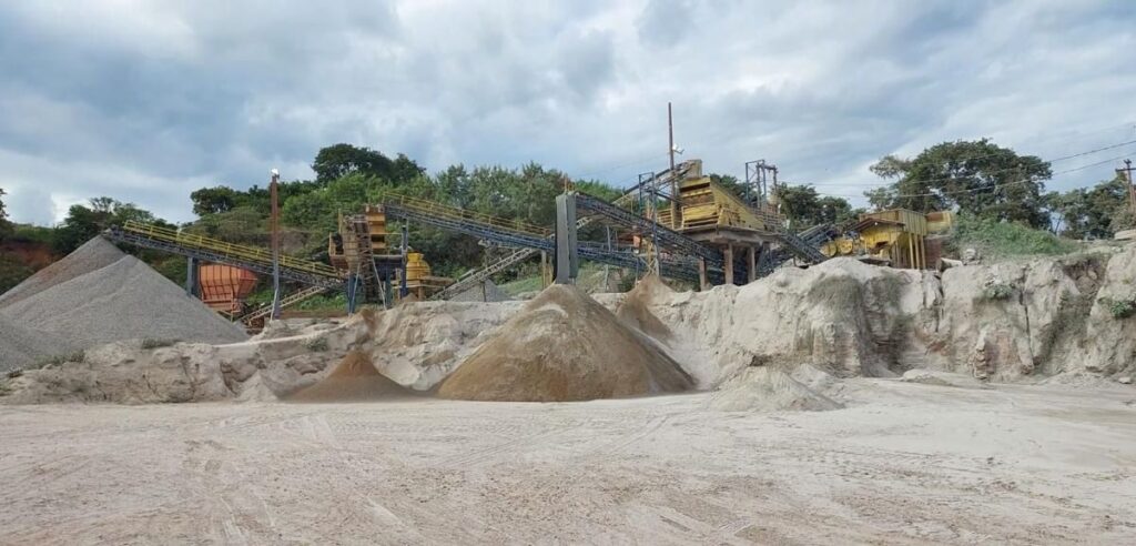 PF e Receita fazem operação contra extração ilegal de minério em MG