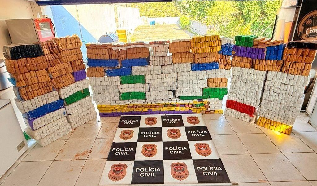 Caminhão é apreendido com 2 toneladas de drogas em São Paulo