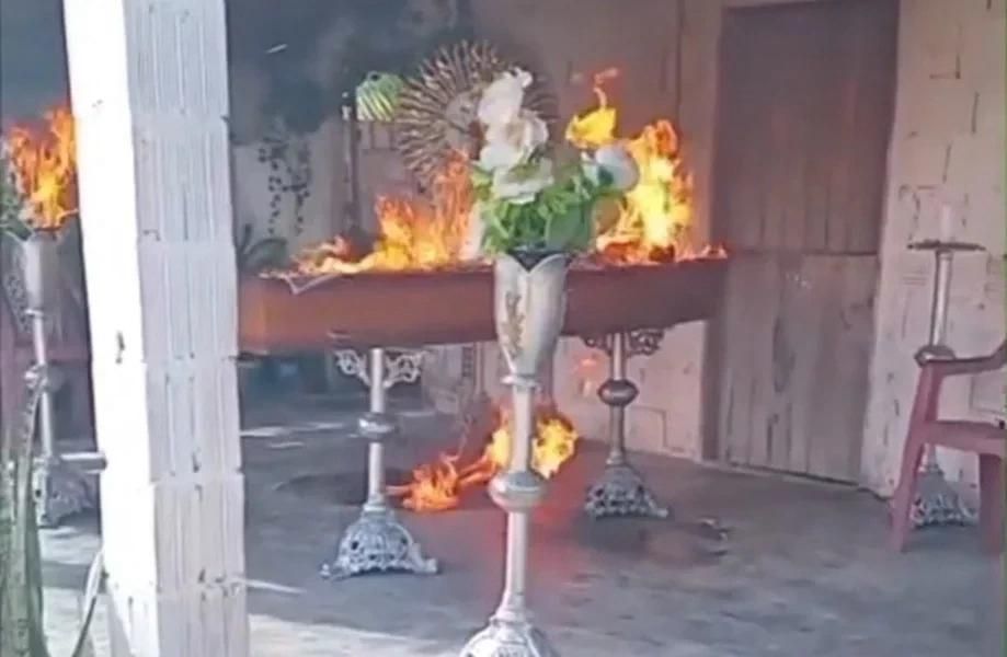 Homem é preso após atear fogo em caixão no Ceará