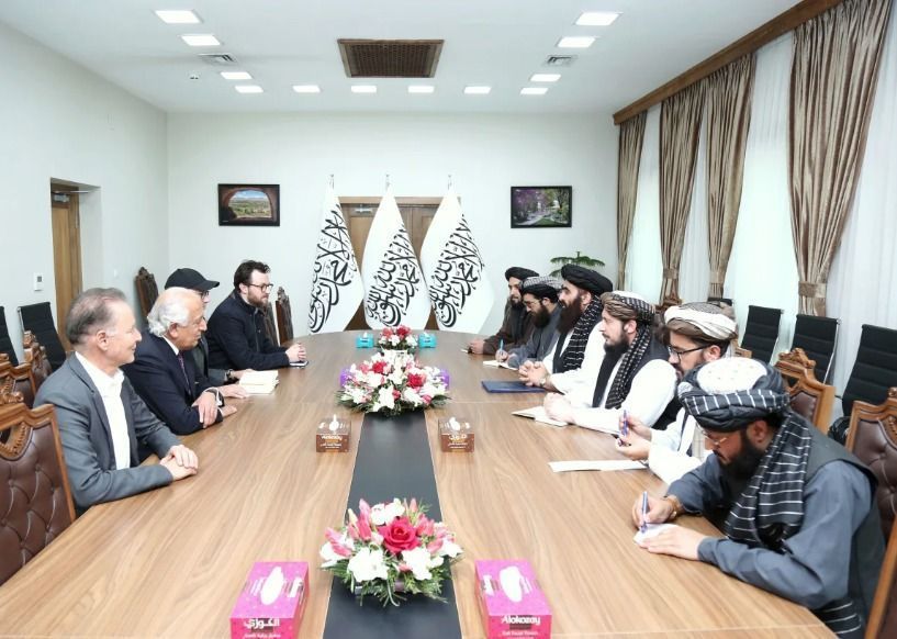 Talibã busca reconhecimento diplomático em negociações com governo Trump