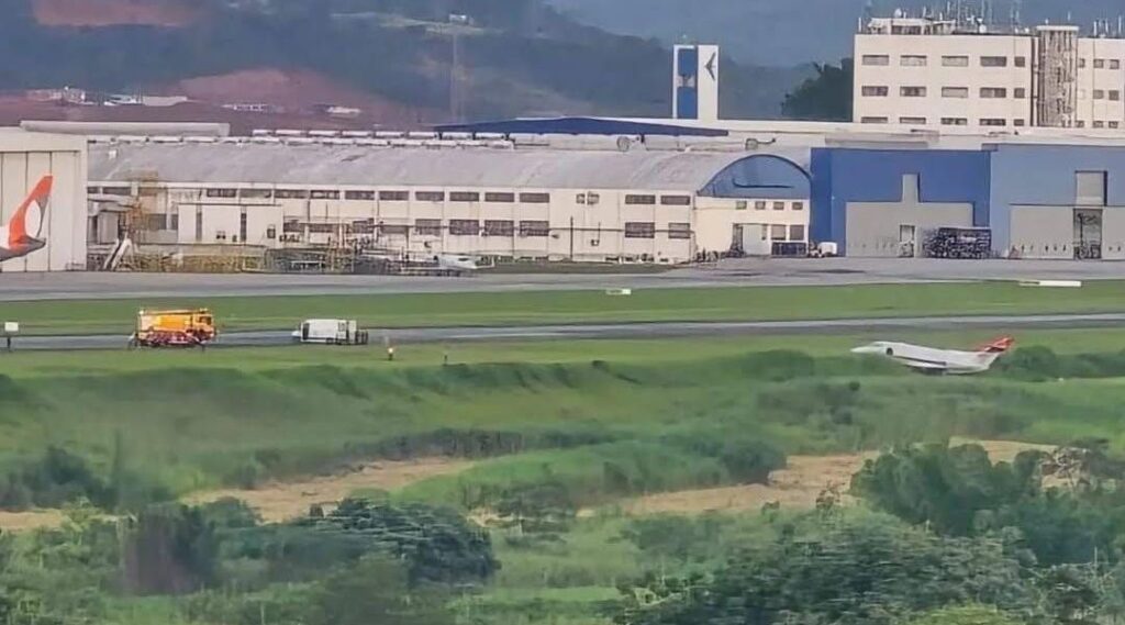Avião da FAB sai da pista ao pousar no interior de SP