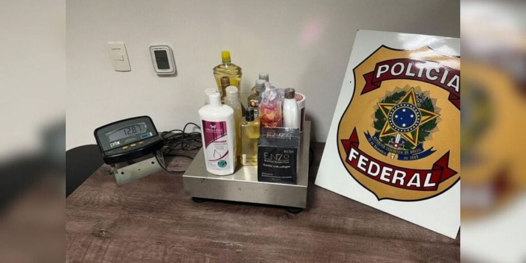 PF prende homem com cocaína líquida em mala no aeroporto de Campinas (SP)