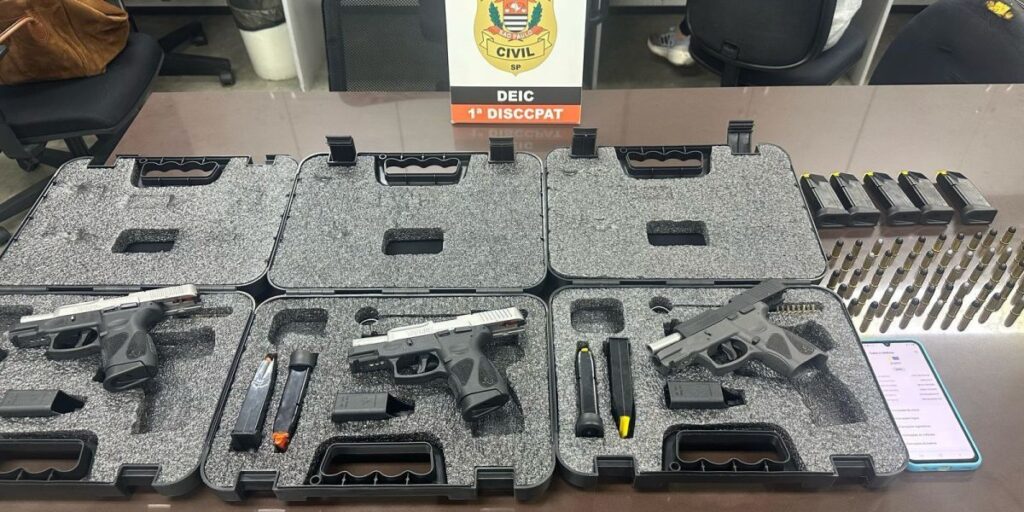 Homem que vendia armas por aplicativo de mensagens é preso em SP
