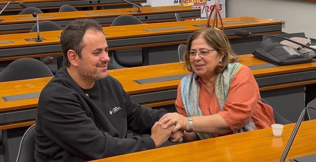 Glauber completa 103 horas de jejum e recebe visita de ministros, diz PSOL