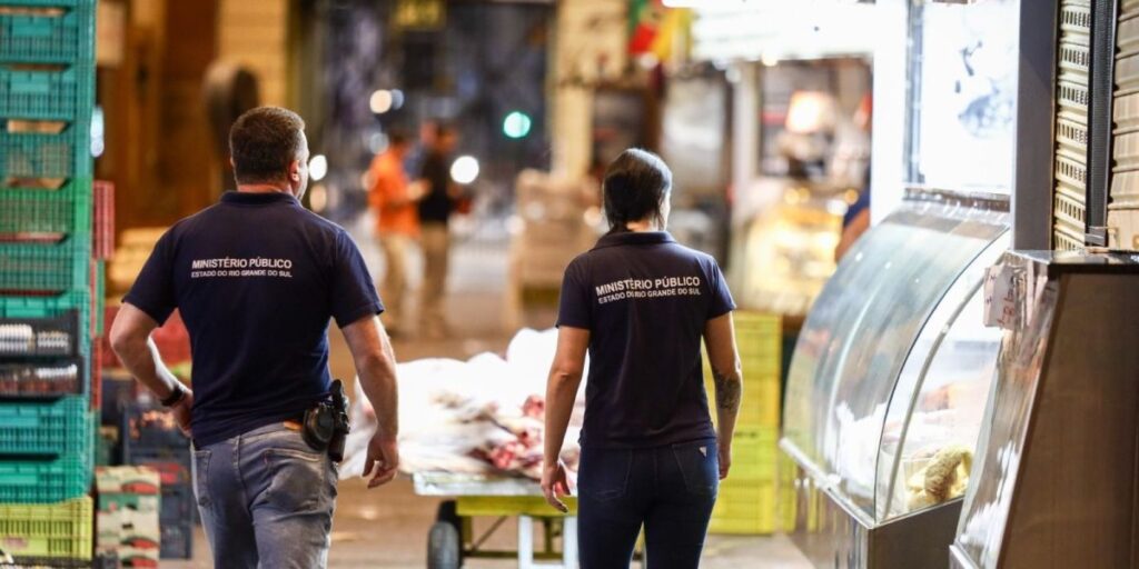 Mais de seis toneladas de peixe e carne são apreendidas no Mercado Público
