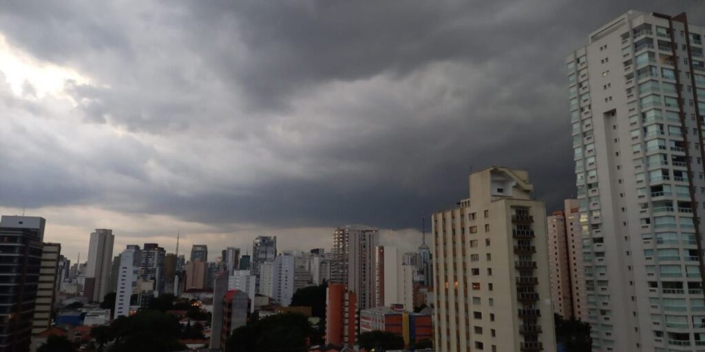 Clima: Pancadas de chuvas devem surgir nesta semana em SP