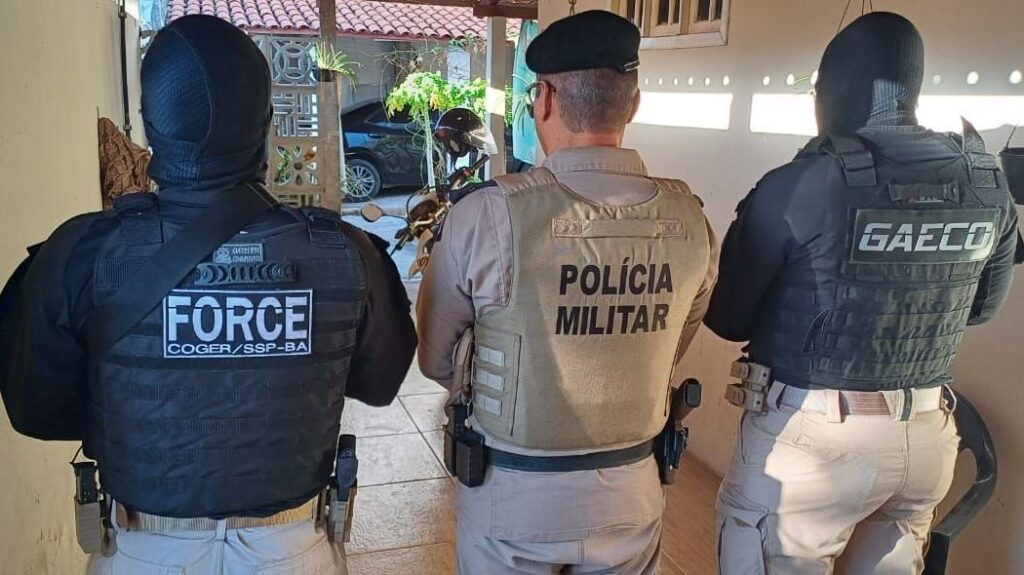 Policiais são presos por atuação em milícia no interior da Bahia