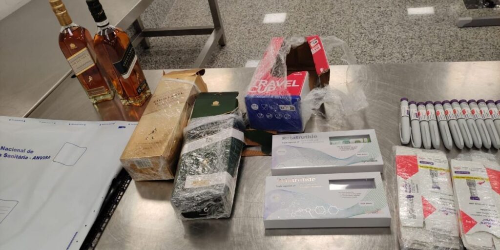 Casal é preso no aeroporto de BH com canetas de medicamento emagrecedor