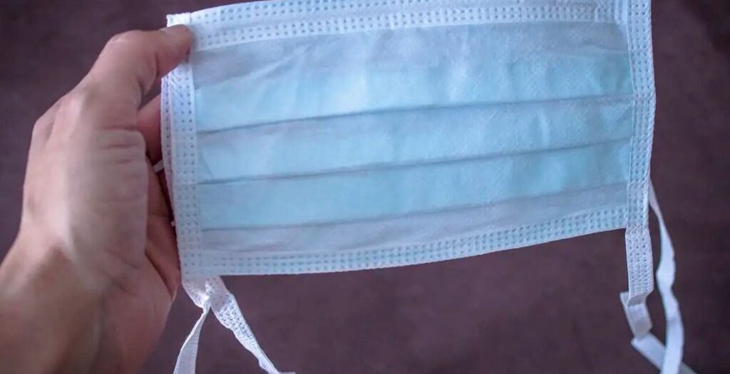 Covid-19: cidade do Amazonas exige retorno de máscaras em locais fechados