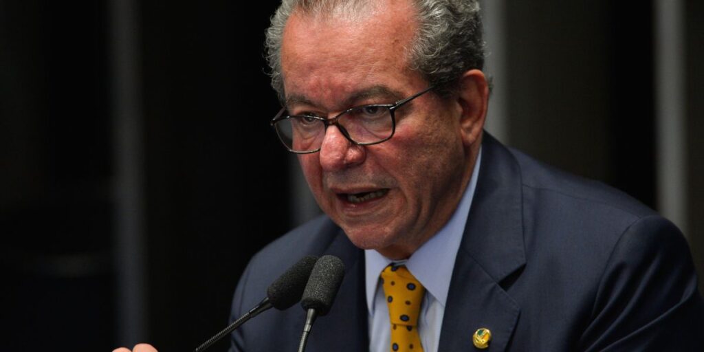 “PSDB do Brasil inteiro reagiu contra apoio a anistia”, diz José Aníbal