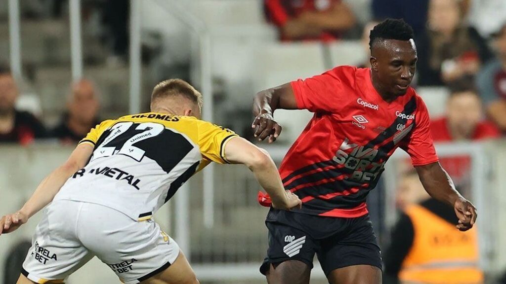 Athletico-PR faz dever de casa, vence Criciúma e segue 100% na Série B