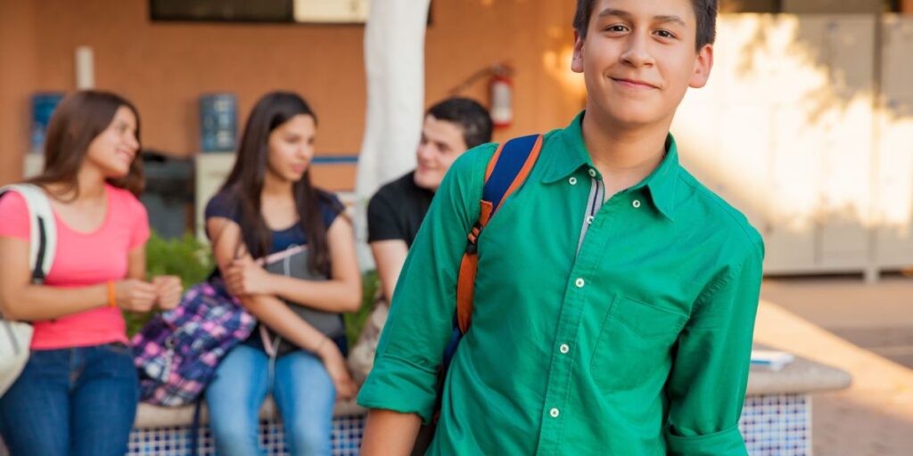 Lidar com adolescentes autistas: 3 práticas que toda escola deveria ter