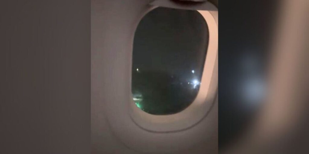 Vídeo: passageiro grava pouso de avião que ultrapassou pista em SC