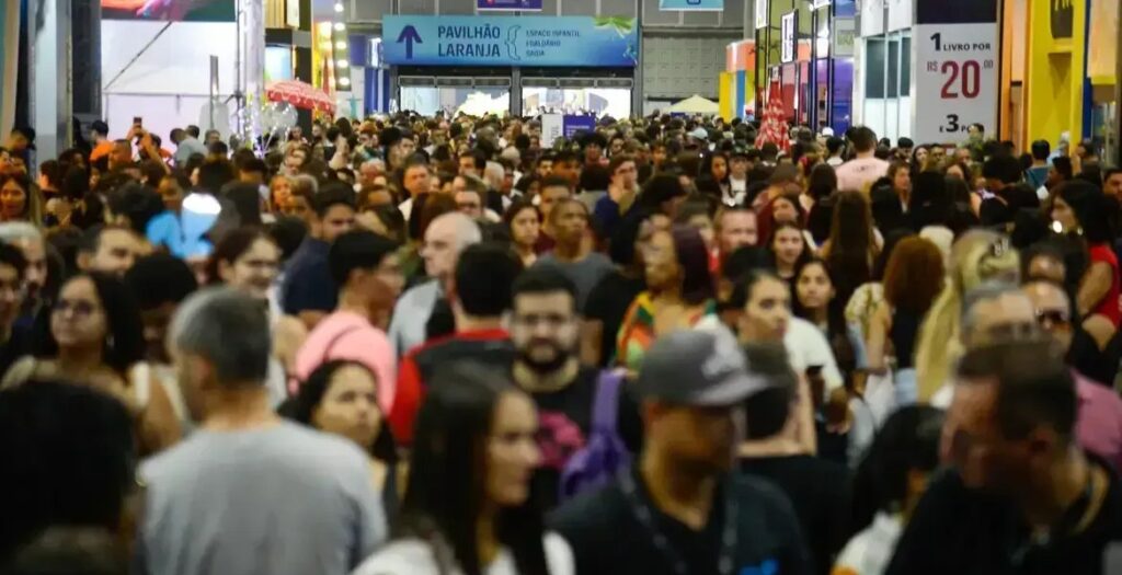 Bienal do Livro Rio: Chimamanda Ngozi e mais autores são confirmados; veja