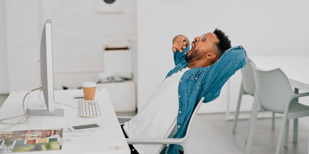 Bocejar demais pode ser sinal de problema de saúde, dizem especialistas