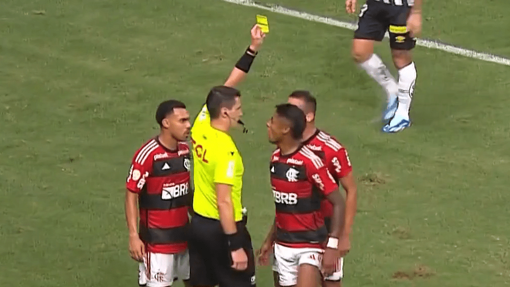 Veja outros lances que Bruno Henrique "merecia" cartão em Flamengo x Santos