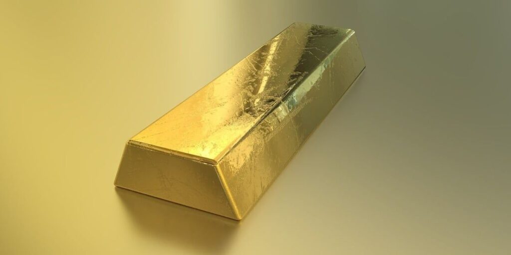 Ouro fecha em queda com volatilidade e liquidação para cobrir perdas