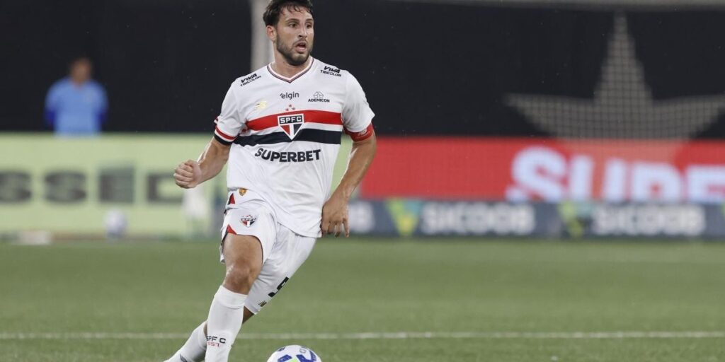 São Paulo confirma lesão grave em Calleri; saiba detalhes
