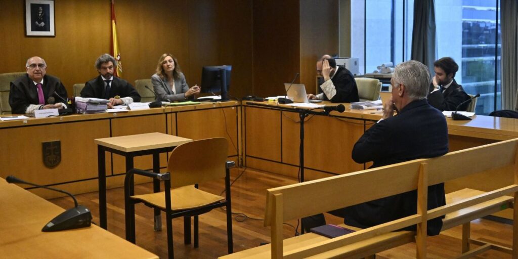 Carlo Ancelotti presta depoimento sobre sonegação de impostos na Espanha