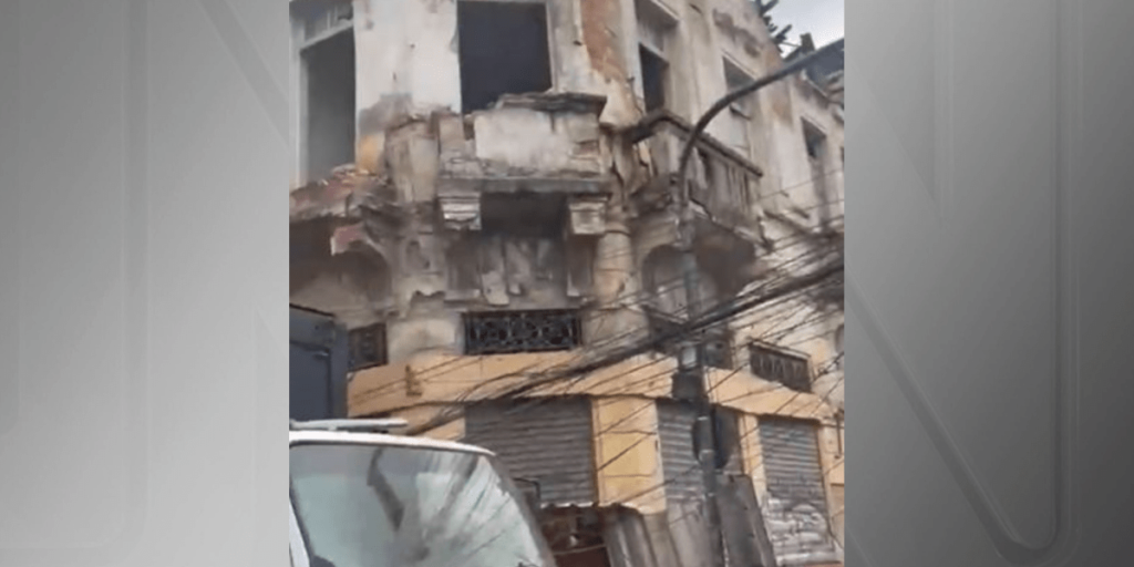 Responsável por casarão que desabou no Rio é identificado e será intimado