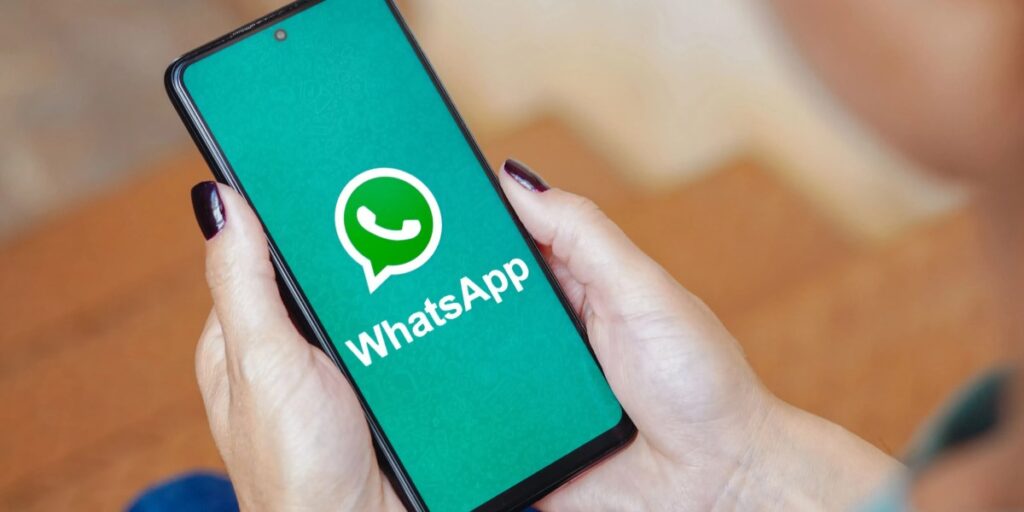 WhatsApp com problema? Usuários relatam instabilidade neste sábado (12)