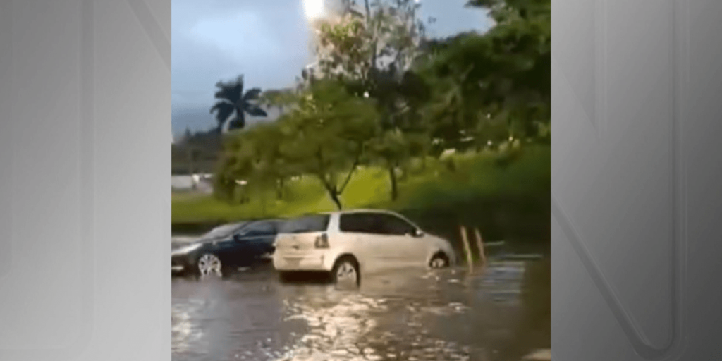 Em 24h, Angra dos Reis tem mais do que toda a chuva prevista para o mês