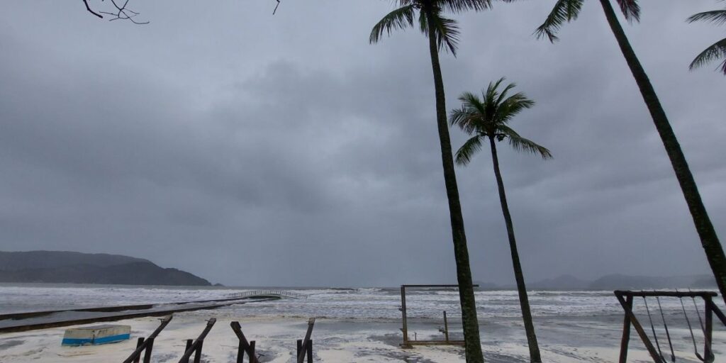 Alerta laranja: frente fria provoca chuvas intensas nos próximos dias