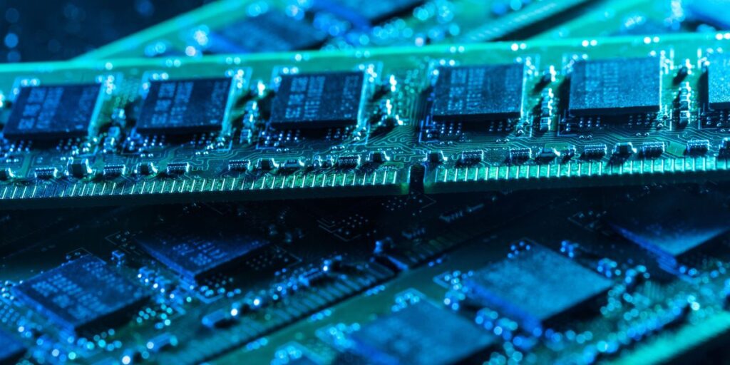 Tarifaço: EUA iniciam estudos sobre importações de farmacêuticos e chips