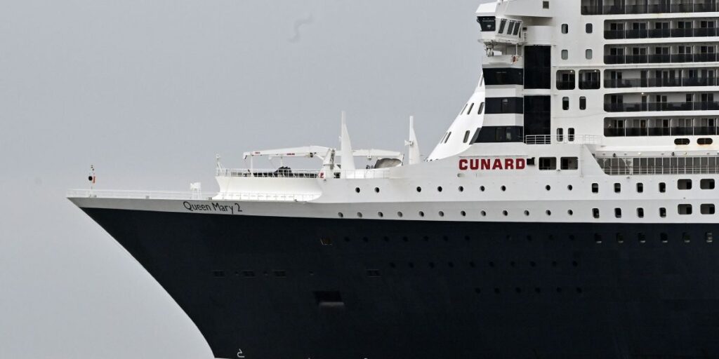 Reino Unido: Surto de vírus atinge mais de 240 pessoas em cruzeiro marítimo