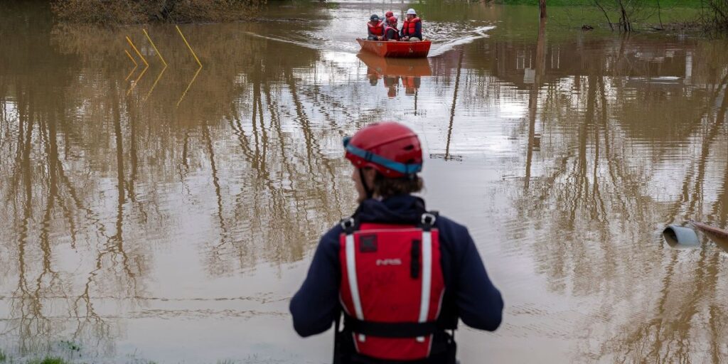 Clima extremo: tempestades e tornados deixam 17 mortos nos Estados Unidos