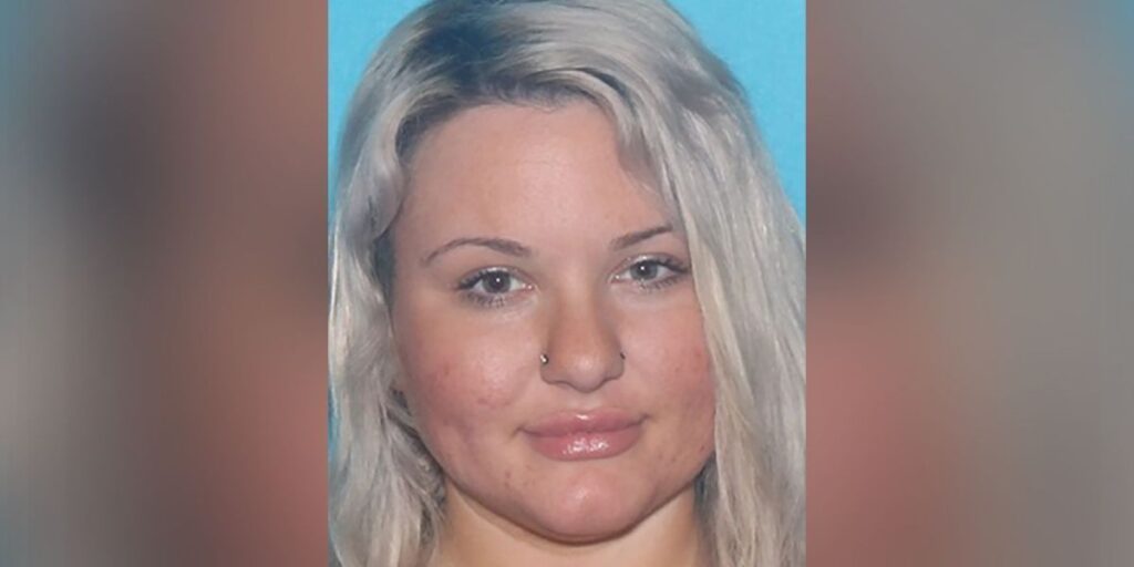 EUA: Mulher tenta encomendar morte de ex-namorado e da filha dele no Tinder