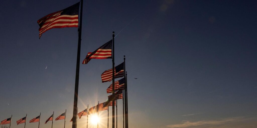 Governo Trump planeja fechar quase 30 embaixadas e consulados no exterior