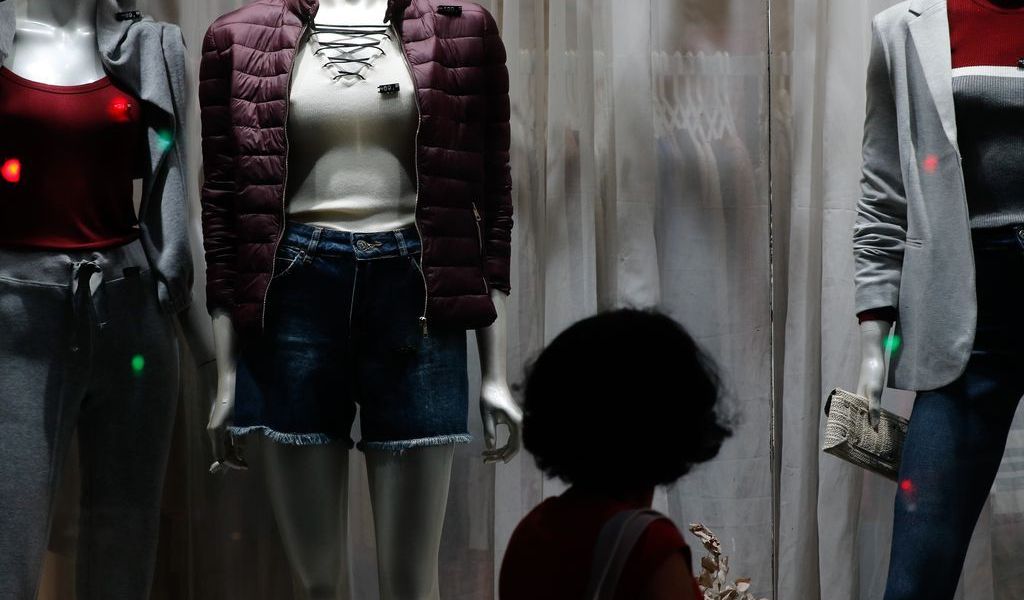 Venda no varejo em março recua 1,8% sobre um ano antes, diz Stone