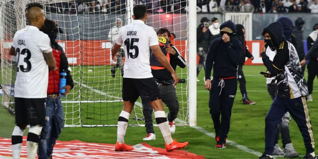La U critica suspensão de jogo contra Colo-Colo: "Vitória dos violentos"