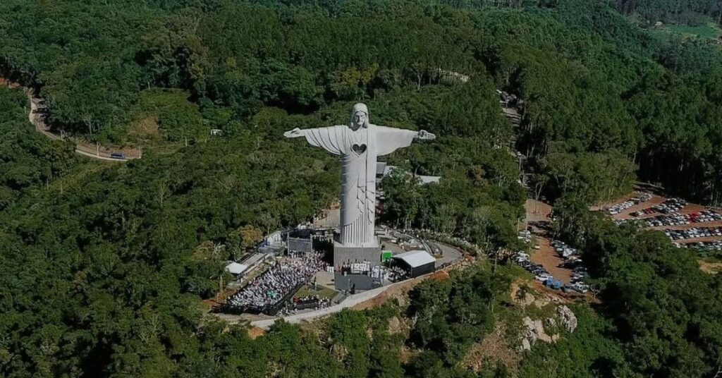 Maior Cristo do Brasil é inaugurado em Encantado (RS)