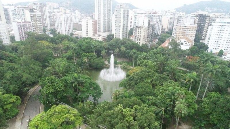 Falha na rede elétrica deixa 220 mil sem luz em Niterói
