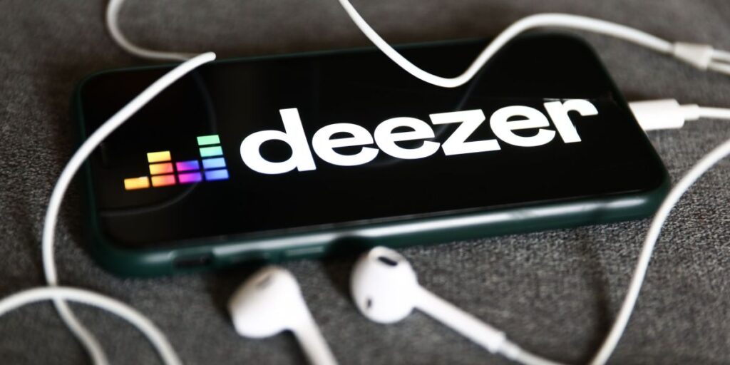 Músicas geradas por IA representam 18% de todas as faixas da Deezer