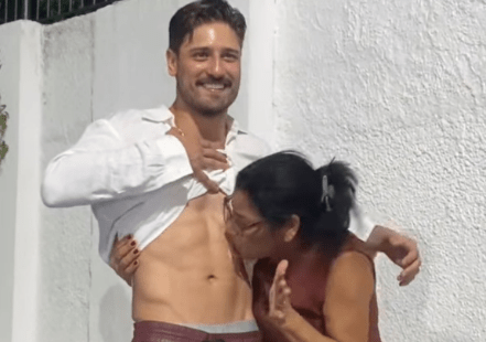 BBB25: Delma beija tanquinho de namorado de Vitoria Strada